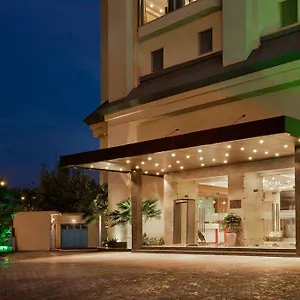 Ramada By Wyndham New Pitampura Hotel