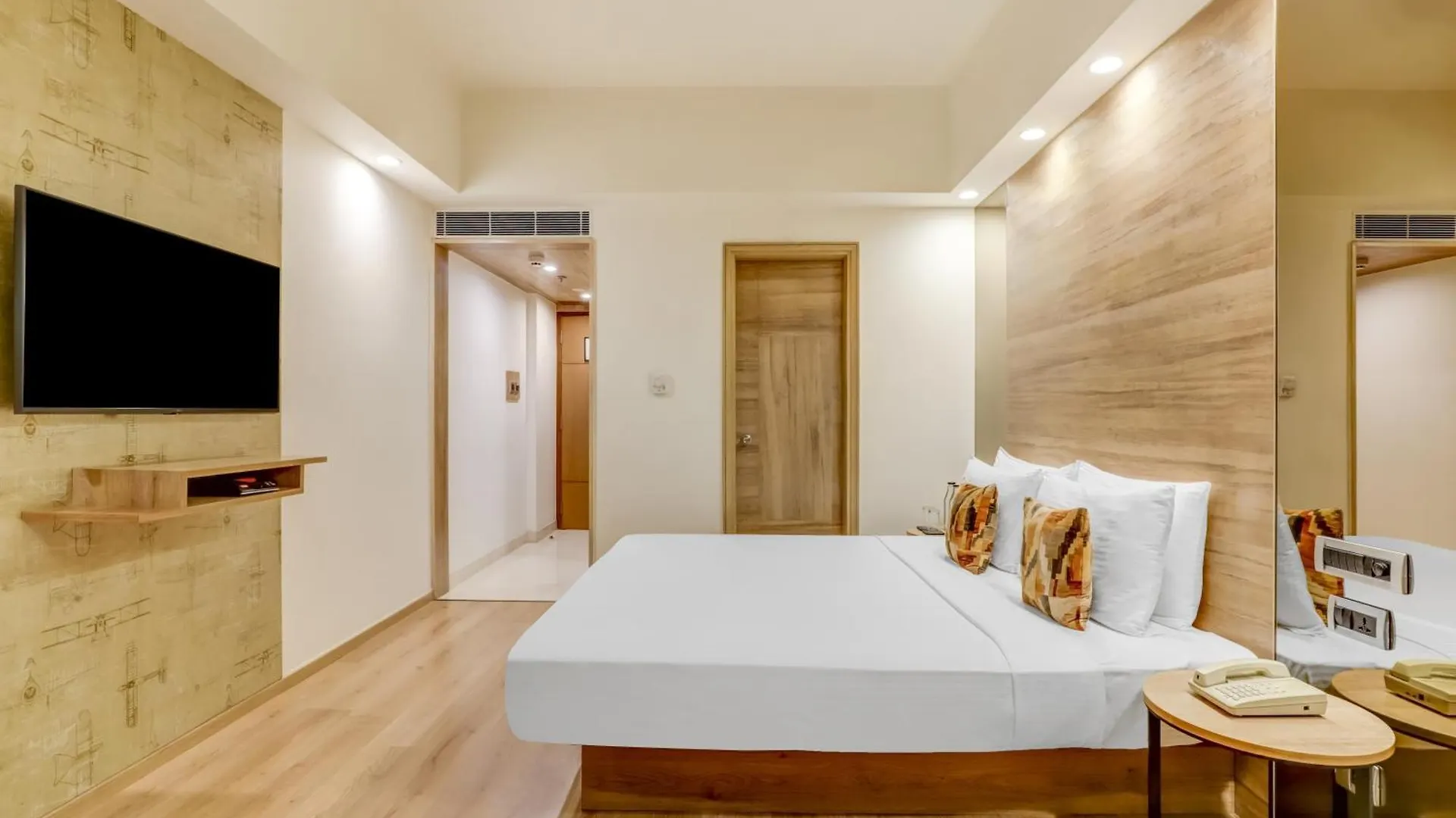 *****  Lemon Tree Premier, Delhi Airport Hotel New Delhi India