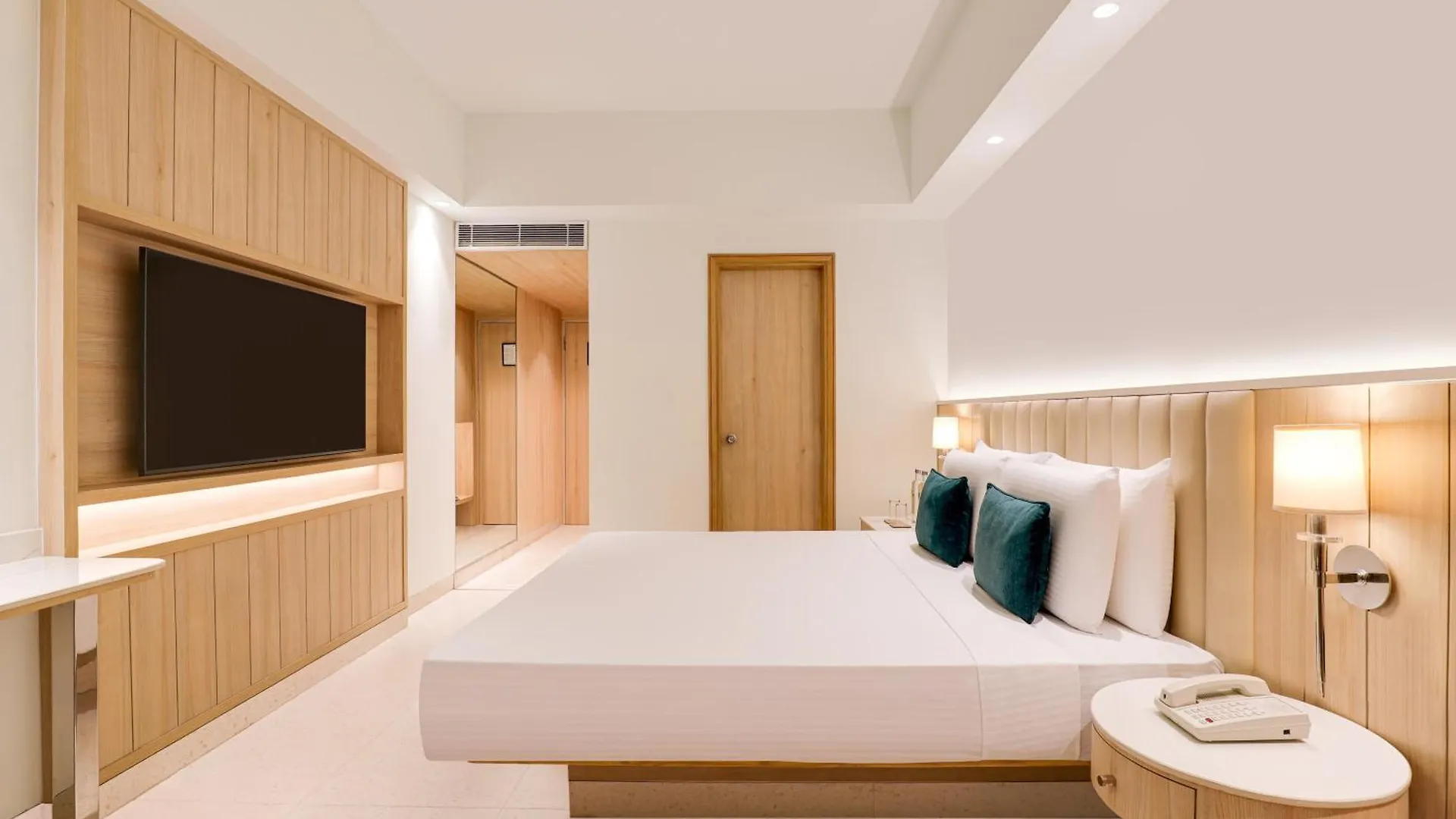 Lemon Tree Premier, Delhi Airport Hotel New Delhi